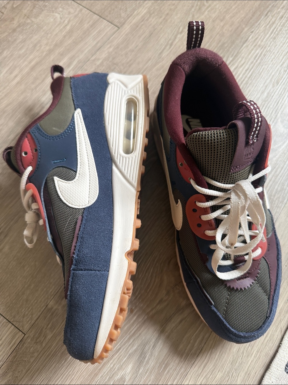 Nike Air Max Sneakers in Maroon Navy and Cream - Picture 5 of 7